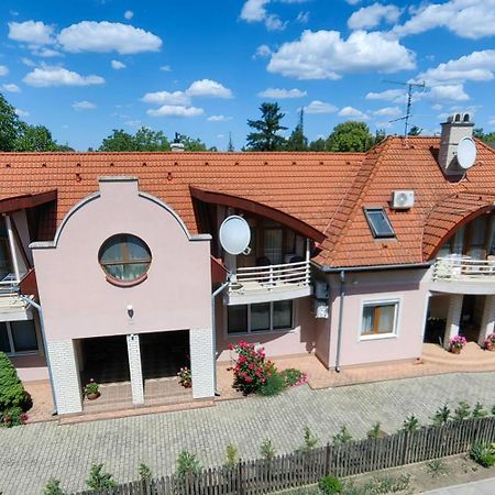 Aranyapartman Hajdúszoboszló Extérieur photo